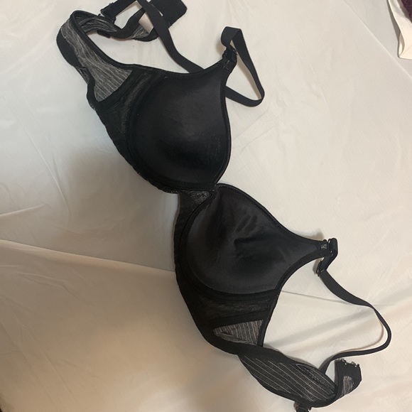 Sexy looking printed black padded bra - Picture 2 of 2